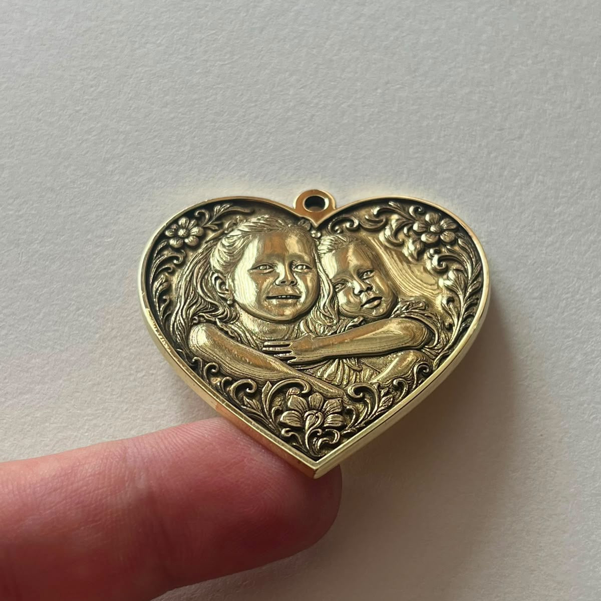 Siblings Engraving Necklace